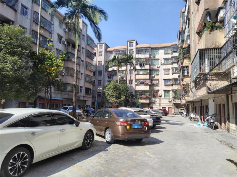 Bán căn hộ 5 tỷ về nhà cũ 1 , 8 tỷ: Đẳng cấp thật sự là gì? - Ảnh 2.