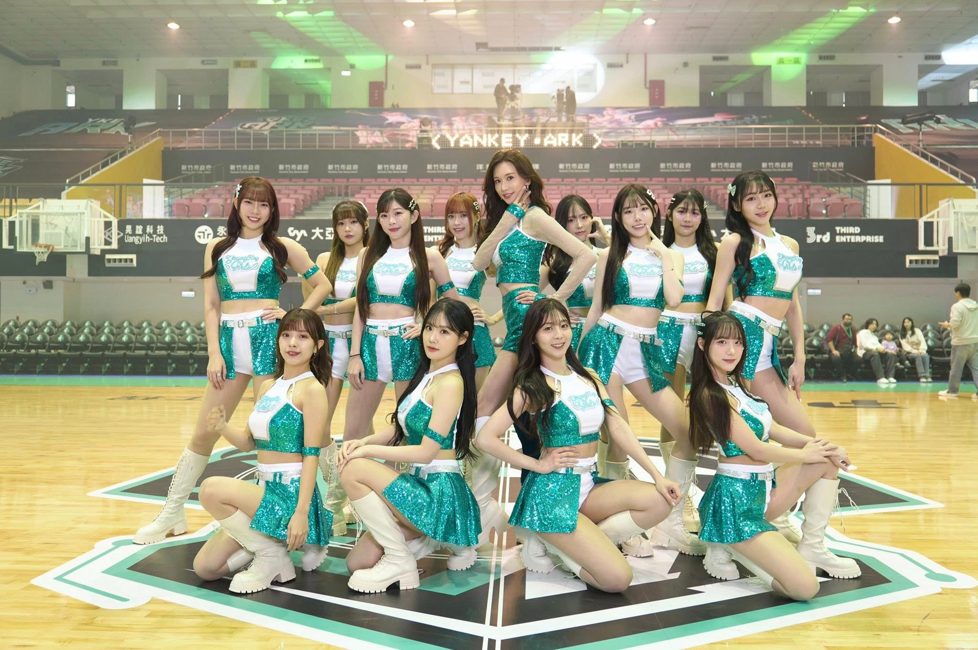 - Ảnh 10. - Ảnh 10.