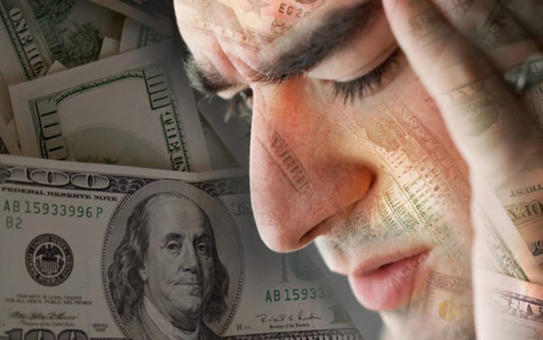 Nỗi khổ nhiều tiền: C&oacute; 1 triệu USD, người đ&agrave;n &ocirc;ng bị biến th&agrave;nh &lsquo;v&iacute; tiền sống&rsquo; nhưng vẫn g&aacute;nh kết cục mất bạn th&acirc;n, gia đ&igrave;nh rạn nứt- Ảnh 1.