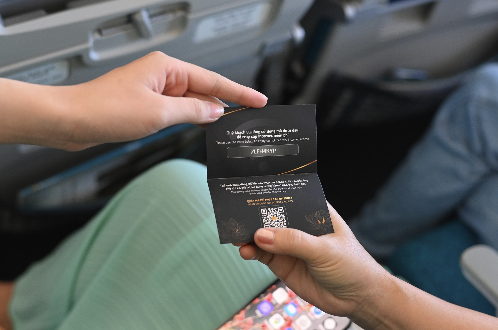 Chính thức: Vietnam Airlines đã có Internet trên máy bay, cách kết nối như thế nào? - Ảnh 2. Chính thức: Vietnam Airlines đã có Internet trên máy bay, cách kết nối như thế nào? - Ảnh 2.