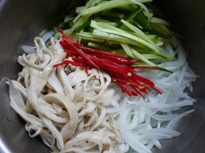 Loại rau m&ugrave;a đ&ocirc;ng nhất định phải ăn: 1 miếng th&ocirc;i đ&atilde; chứa 18 loại axit amin, gi&uacute;p bổ tỳ vị, tăng cường miễn dịch- Ảnh 17.