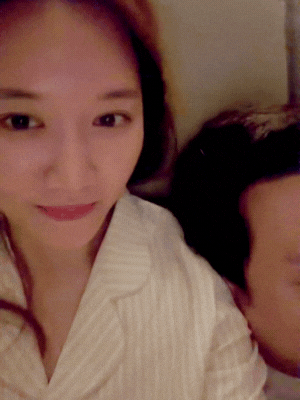 Hari Won kh&ocirc;ng thể tin khi ph&aacute;t hiện Trấn Th&agrave;nh lại l&agrave;m việc n&agrave;y l&uacute;c đang ngủ say- Ảnh 1.