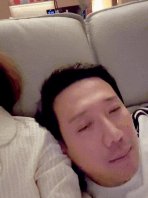 Hari Won kh&ocirc;ng thể tin khi ph&aacute;t hiện Trấn Th&agrave;nh lại l&agrave;m việc n&agrave;y l&uacute;c đang ngủ say- Ảnh 3.