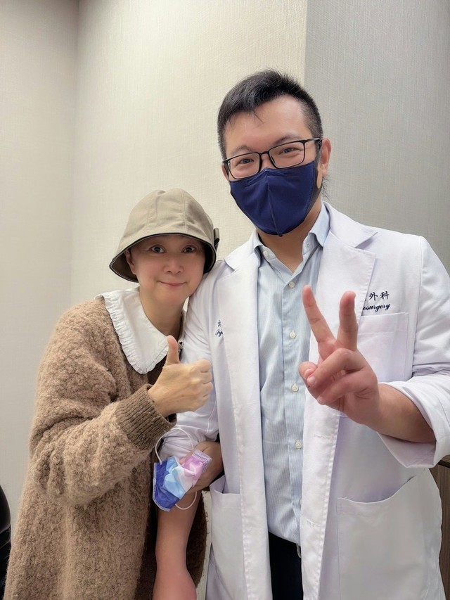 Nữ diễn viên Vườn Sao Băng ngã đập đầu xuống đất, khi tỉnh dậy phát hiện mất một phần hộp sọ- Ảnh 2. Nữ diễn viên Vườn Sao Băng ngã đập đầu xuống đất, khi tỉnh dậy phát hiện mất một phần hộp sọ- Ảnh 2.