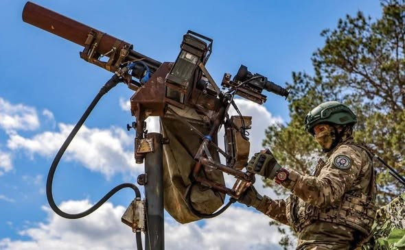 Mỹ chuẩn bị thay thế s&uacute;ng m&aacute;y Minigun huyền thọai bằng GAU - 24 / A mới - Ảnh 7.