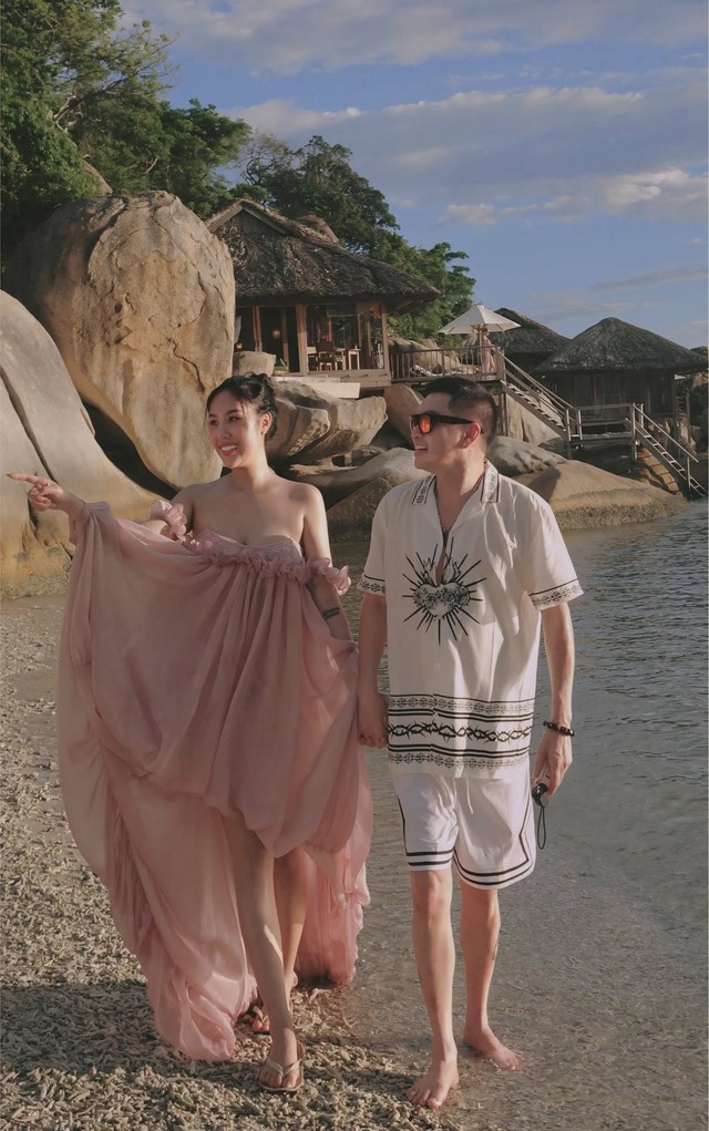 Nam nghệ sĩ 67 tuổi mua đất x&acirc;y nh&agrave; ho&agrave;nh tr&aacute;ng ở TP.HCM tặng vợ k&eacute;m 37 tuổi- Ảnh 3.