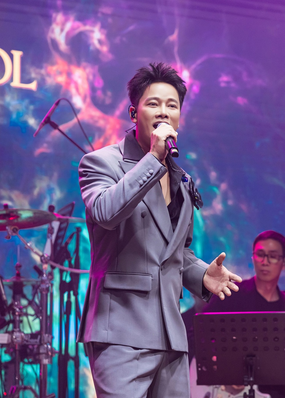 T&uacute; Dưa n&oacute;i thẳng về c&aacute;t-x&ecirc; của Anh Qu&acirc;n Idol, tiết lộ thu nhập hơn 1 tỷ 1 th&aacute;ng  - Ảnh 2.