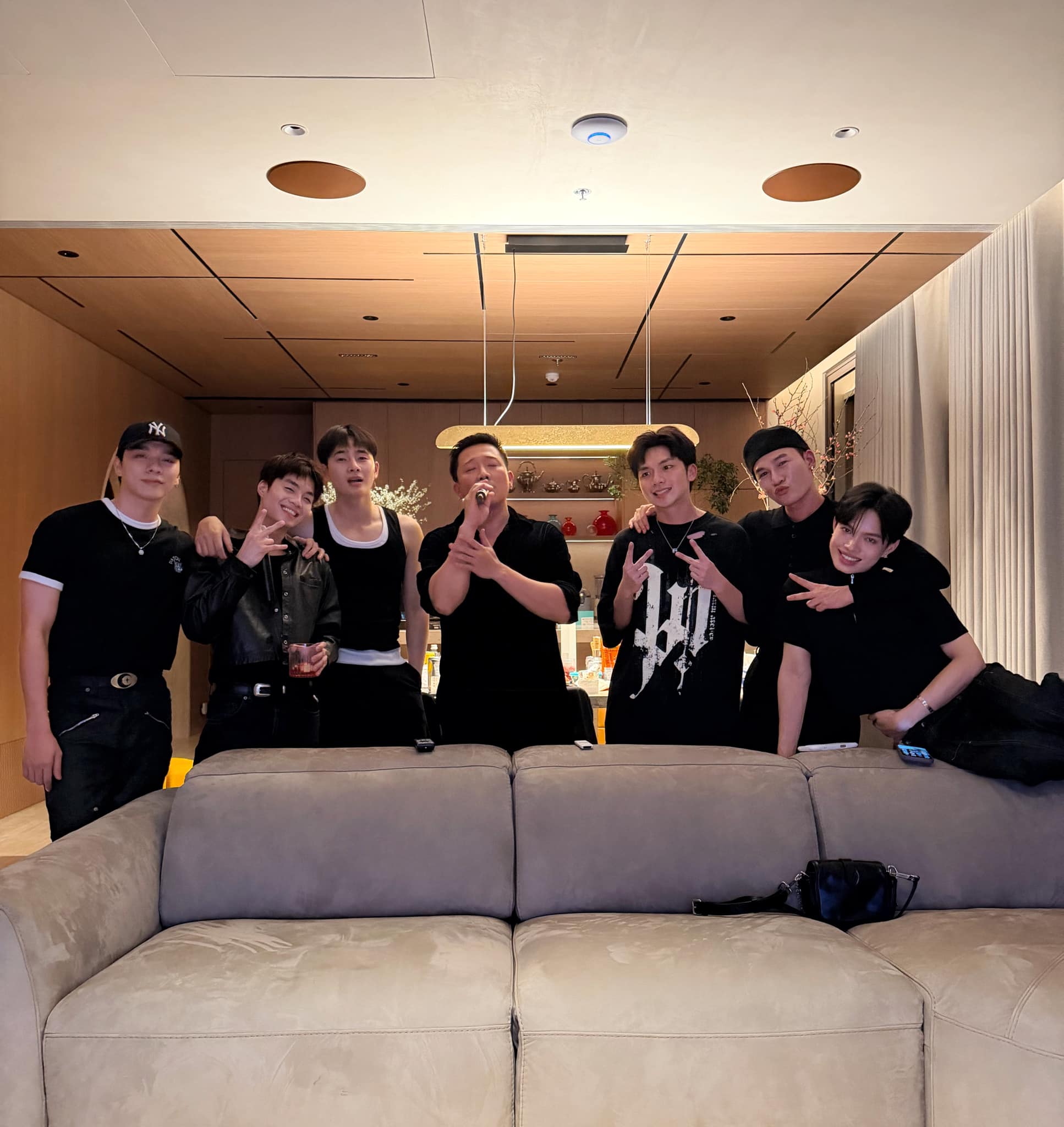 Chuyện g&igrave; đang xảy ra ở nh&agrave; của Trấn Th&agrave;nh?- Ảnh 2.