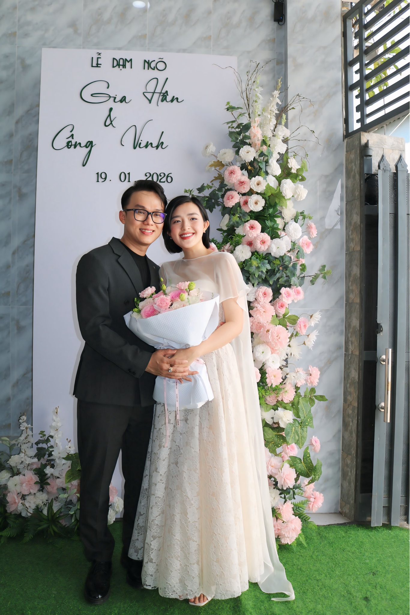 Á hậu ở Người Ấy Là Ai thông báo cưới, chú rể Công Vinh bảnh ghê!- Ảnh 4.