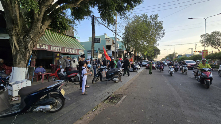 Nhận diện kẻ cướp ngân hàng Vietcombank ở Gia Lai , chiếm đoạt hơn 1 , 8 tỷ đồng - Ảnh 2.