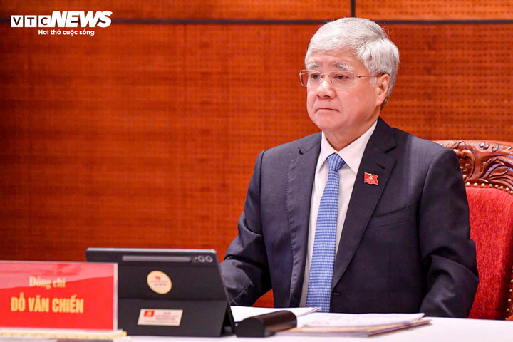 Đại biểu thảo luận c&aacute;c văn kiện Đại hội Đảng XIV tại Đo&agrave;n - Ảnh 8.