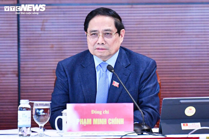 Đại biểu thảo luận c&aacute;c văn kiện Đại hội Đảng XIV tại Đo&agrave;n - Ảnh 5.