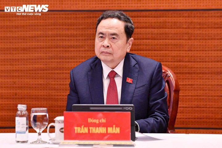 Đại biểu thảo luận c&aacute;c văn kiện Đại hội Đảng XIV tại Đo&agrave;n - Ảnh 6.