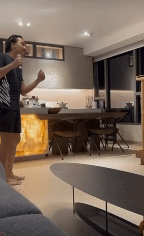 Chuyện g&igrave; đang xảy ra ở nh&agrave; của Trấn Th&agrave;nh?- Ảnh 7.