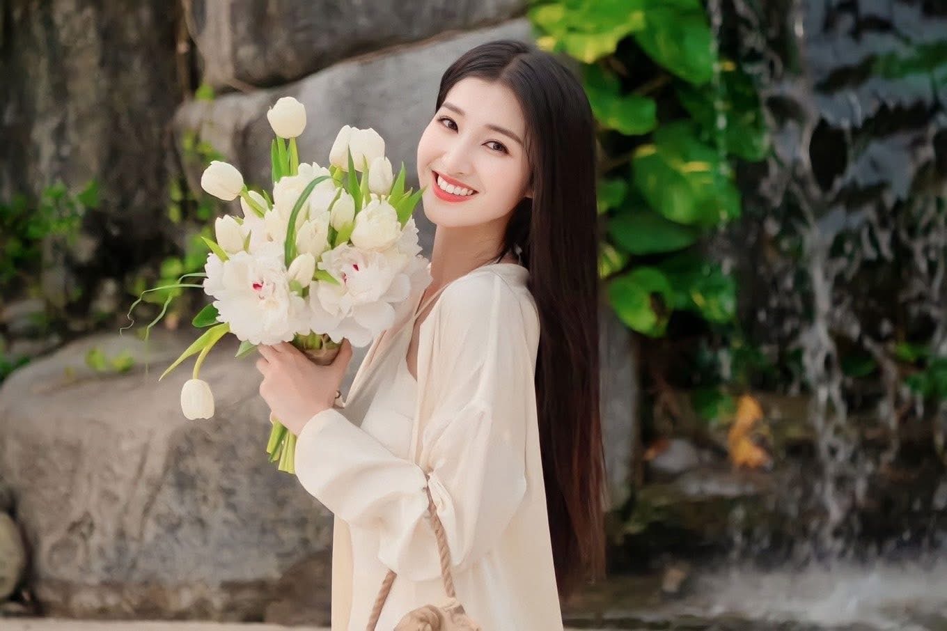 Á hậu Phương Nhi và Minh Hoàng có chia sẻ đầu tiên, hé lộ ảnh cưới quá sang xịn!- Ảnh 4.