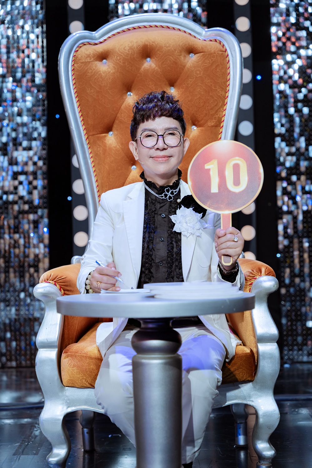 Nam ca sĩ 4 con, sở hữu biệt thự 500 m2, ở nhà trăm tỷ tại TPHCM nói thẳng về những tin đồn thất thiệt - Ảnh 1.