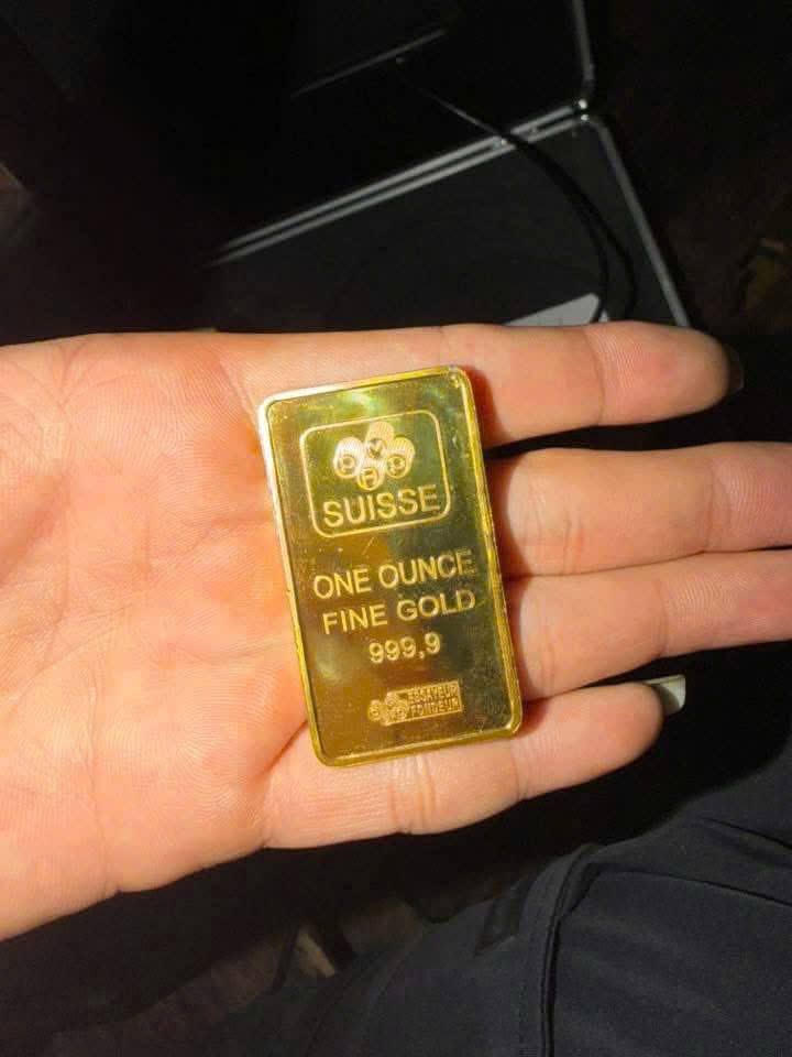 Quần thảo dưới s&ocirc;ng Hương t&igrave;m kiếm 2 lượng v&agrave;ng bị đ&aacute;nh rơi - Ảnh 2.