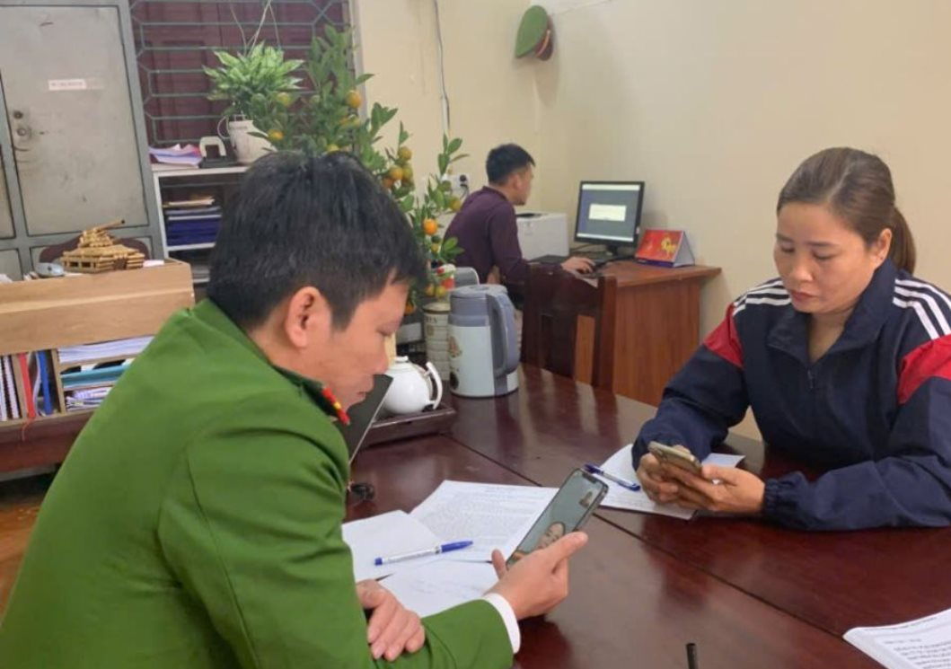 Chuyển khoản nhầm 3 triệu Đồng , người phụ nữ TP . HCM được Công an hỗ trợ kịp thời - Ảnh 1.