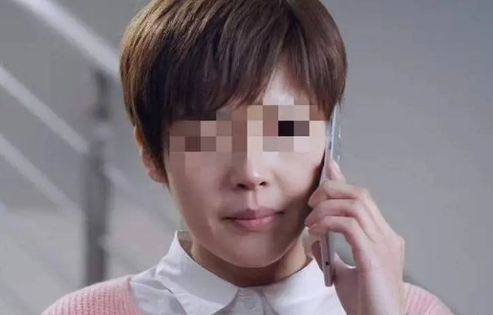 Mẹ hỏi lương th&aacute;ng, t&ocirc;i trả lời 70 triệu, ng&agrave;y h&ocirc;m sau em trai gọi điện: "Chị chuyển nh&agrave; mau" - Ảnh 1.