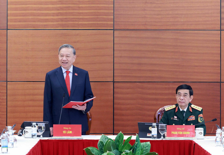 Đại biểu thảo luận c&aacute;c văn kiện Đại hội Đảng XIV tại Đo&agrave;n - Ảnh 1.