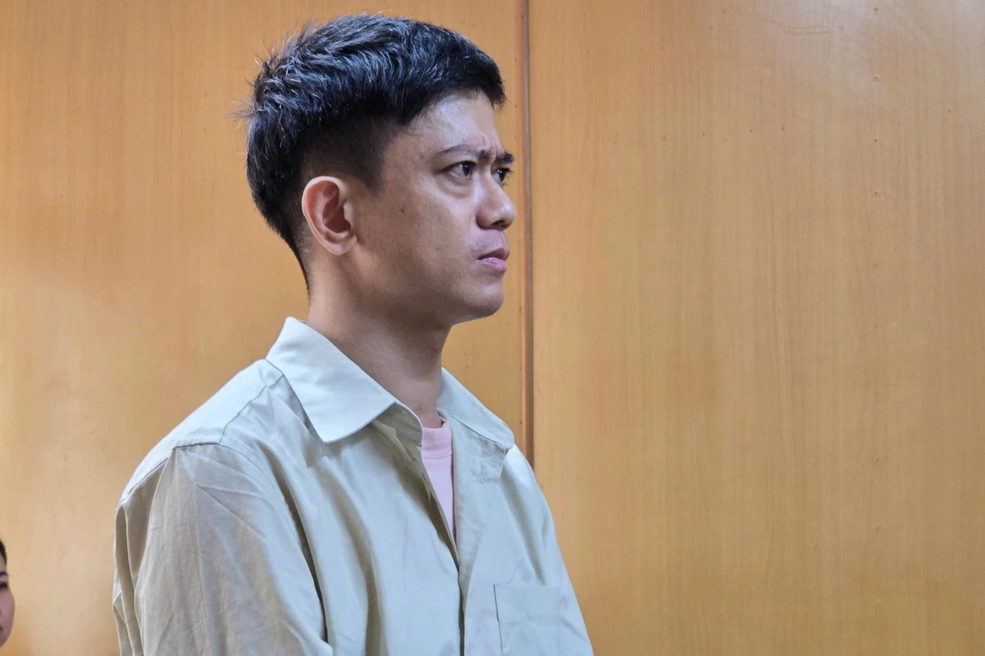 Bị nhắc nhở , g&atilde; c&ocirc;ng nh&acirc;n tạt axit 4 quản l&yacute; trả th&ugrave; g&acirc;y chấn động - Ảnh 1.