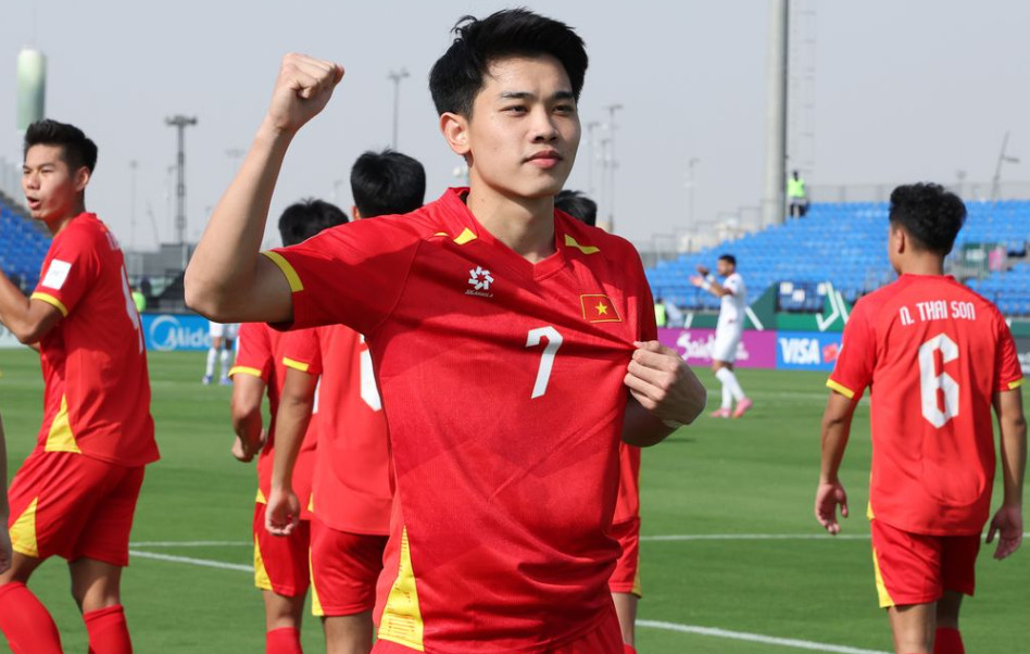 Diễn biến trận đấu U23 Việt Nam vs U23 Trung Quốc: HLV Kim Sang-sik t&aacute;i hiện "kỳ t&iacute;ch Thường Ch&acirc;u"? - Ảnh 1.
