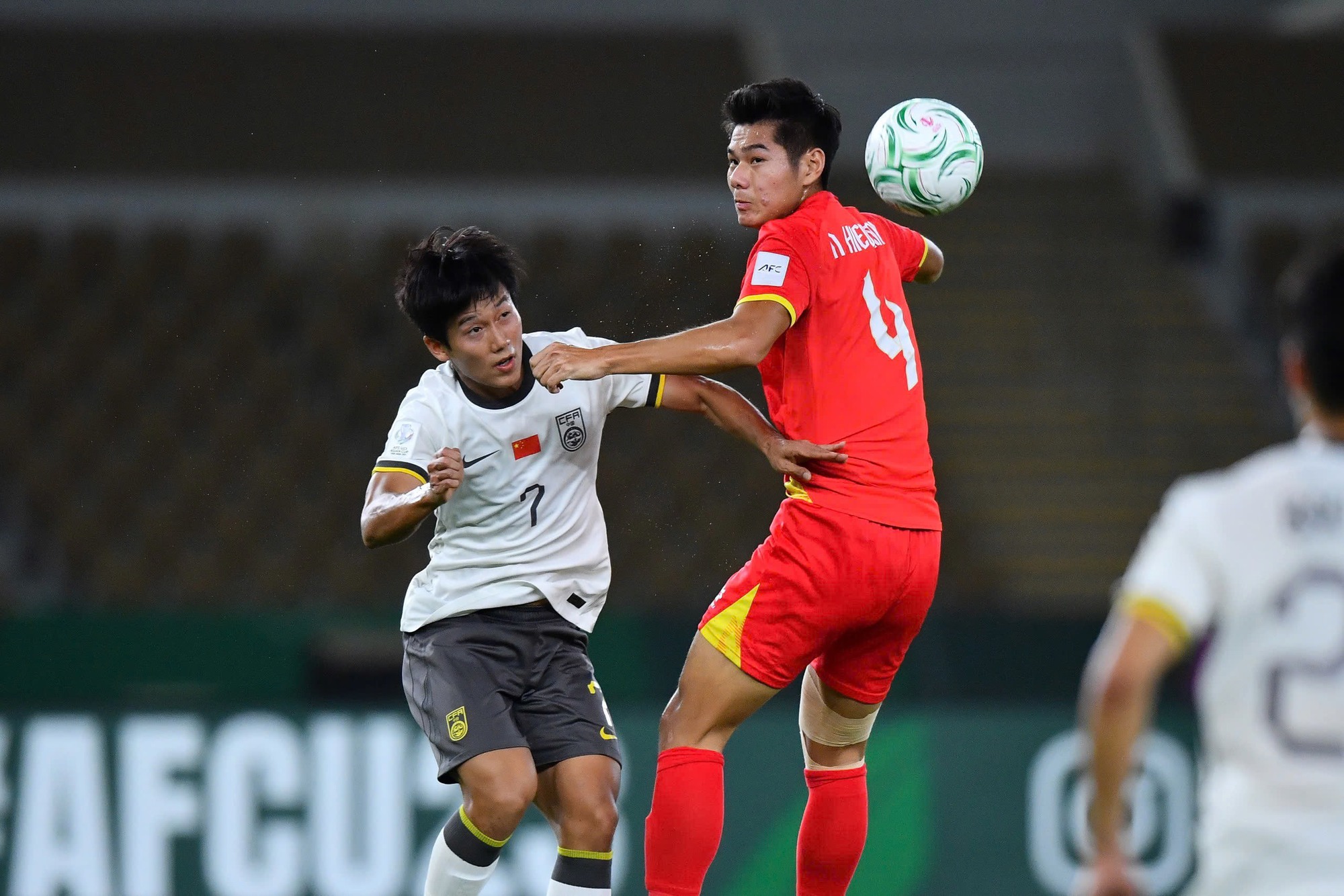 U23 Việt Nam bị U23 Trung Quốc &ldquo;điểm huyệt&rdquo;: HLV Troussier đ&atilde; đ&uacute;ng - Ảnh 2.