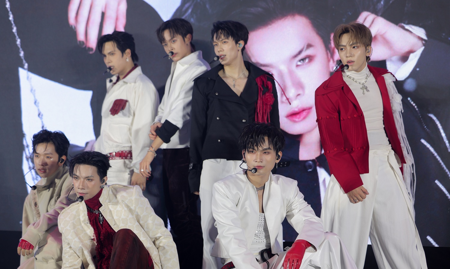 Ra mắt nhóm nhạc nam 7 thành viên sau chương trình thực tế "Tân binh toàn năng"- Ảnh 1.