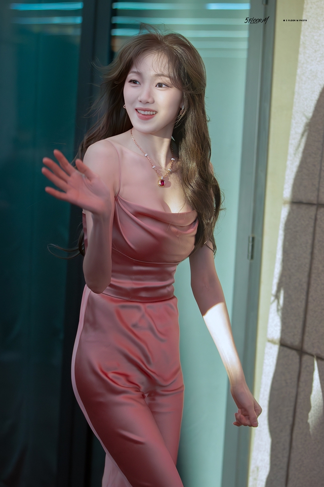 - Ảnh 4. - Ảnh 4.