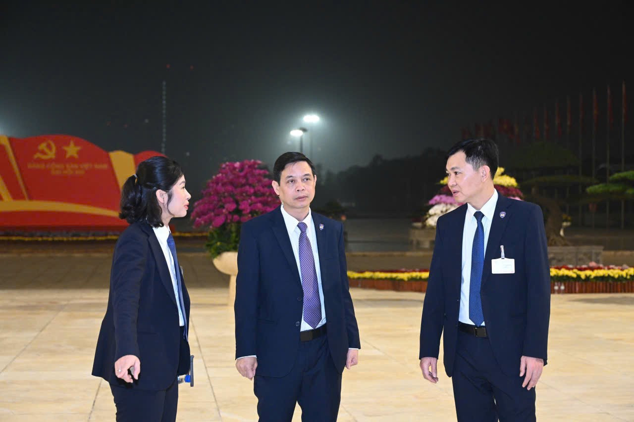 Những ' b&ocirc;ng hồng th&eacute;p ' bảo vệ Đại hội XIV của Đảng với sự ki&ecirc;n cường v&agrave; tinh tế - Ảnh 12.