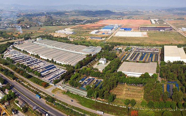 Dừng một cụm c&ocirc;ng nghiệp rộng hơn 20 s&acirc;n b&oacute;ng đ&aacute; - Ảnh 1.