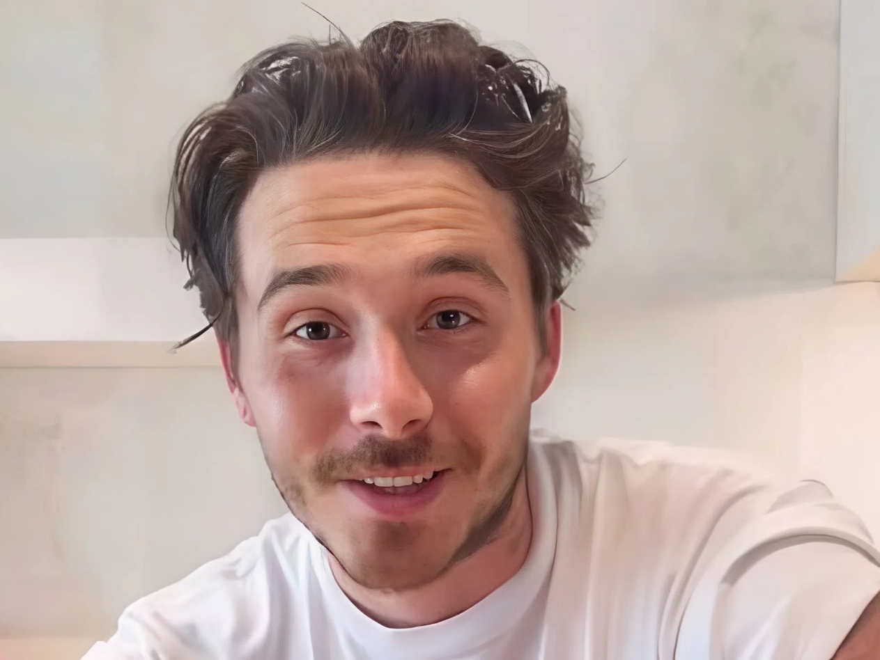 Brooklyn Beckham đứng l&ecirc;n chống lại gia đ&igrave;nh: C&aacute;i gi&aacute; ngậm th&igrave;a v&agrave;ng kh&ocirc;ng hề rẻ - Ảnh 3.