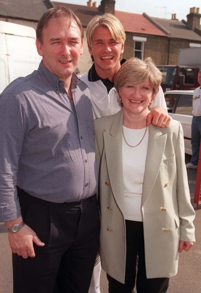 Con d&acirc;u bất trị của vợ chồng Beckham!- Ảnh 3.