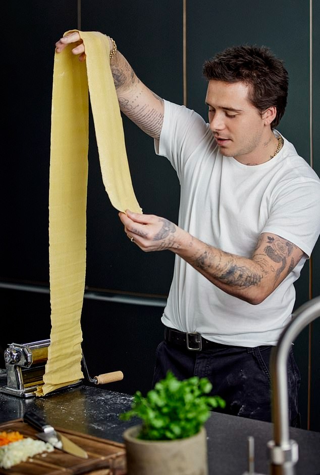 Brooklyn Beckham - Nghịch tử "bất hiếu, bất t&agrave;i" số 1 showbiz - Ảnh 5.