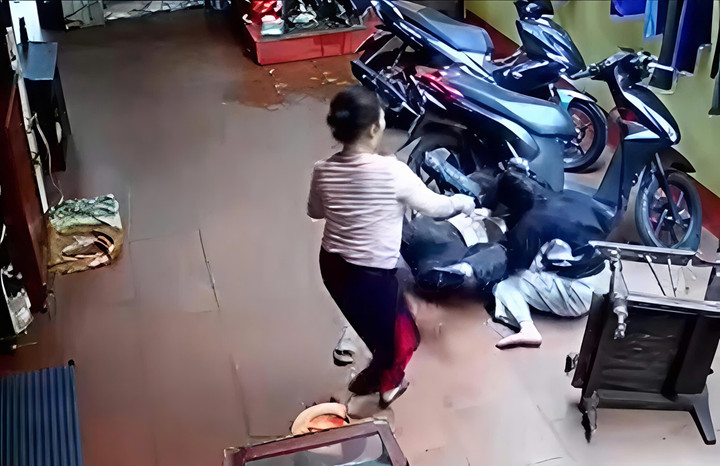 Điều tra vụ 2 phụ nữ bị h&agrave;nh hung ở Bắc Ninh: Sự việc g&acirc;y chấn động - Ảnh 1.