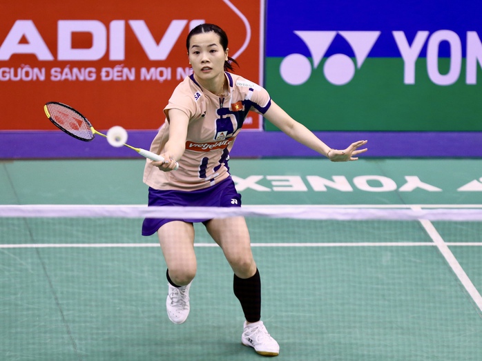 Thùy Linh hạ tay vợt hạng 20 thế giới, mở màn giải Super 500 - Ảnh 1.