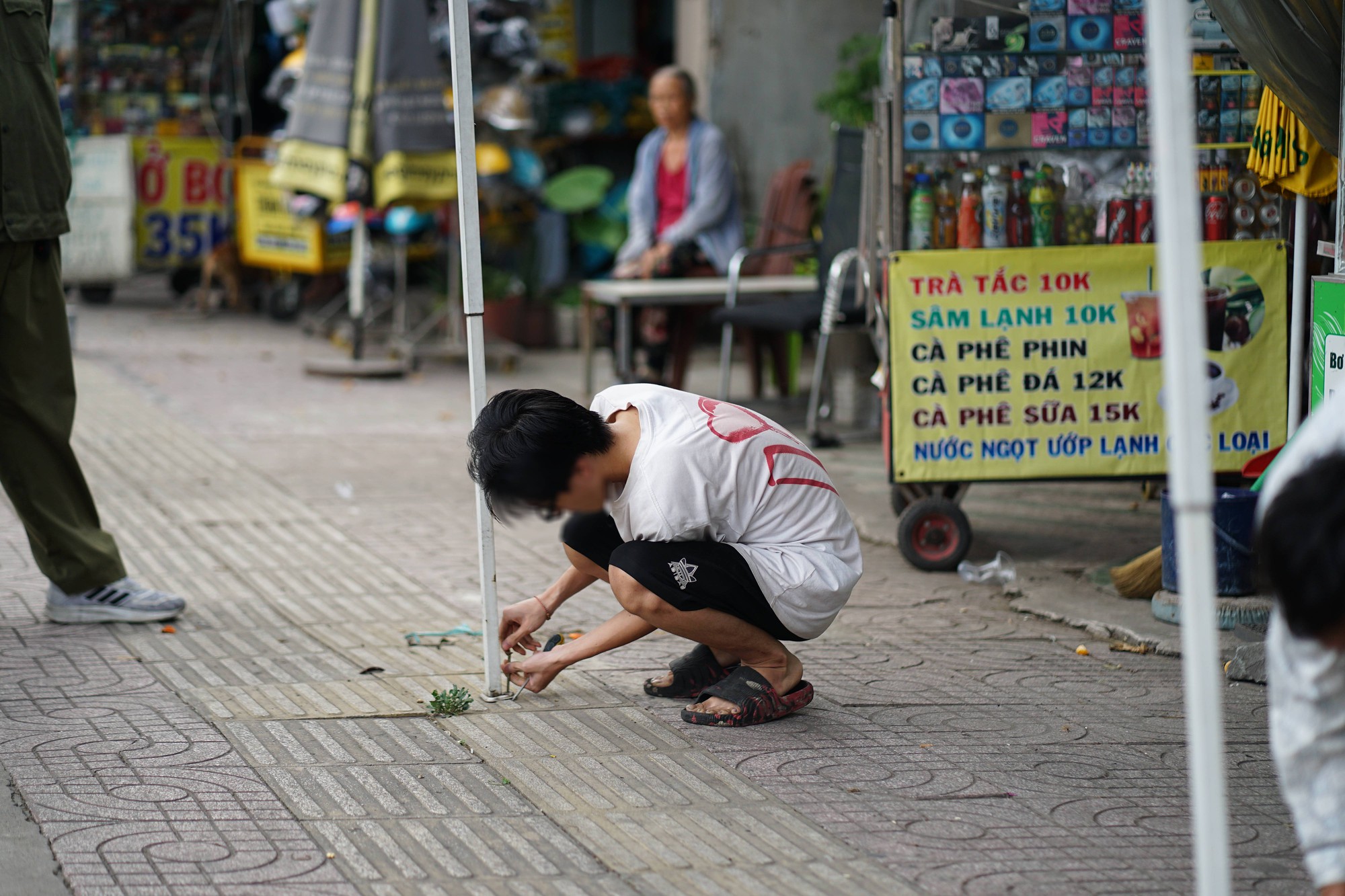 Cảnh tượng bất ngờ ở Chợ Lớn dịp Tết Nguyên đán 2024 - Ảnh 5.