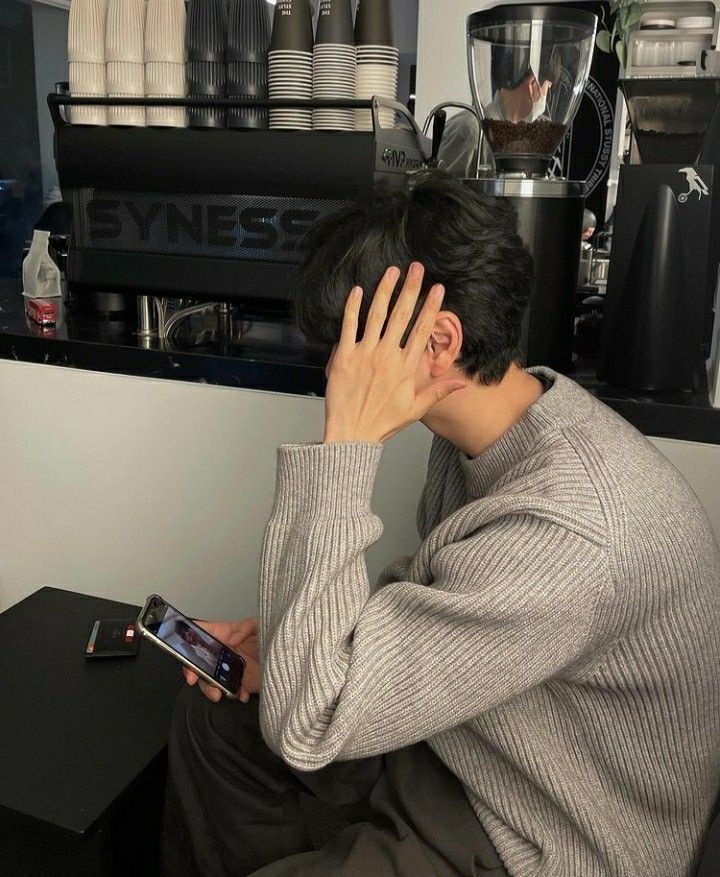 EQ thấp thường c&oacute; 3 thứ trong điện thoại- Ảnh 1.