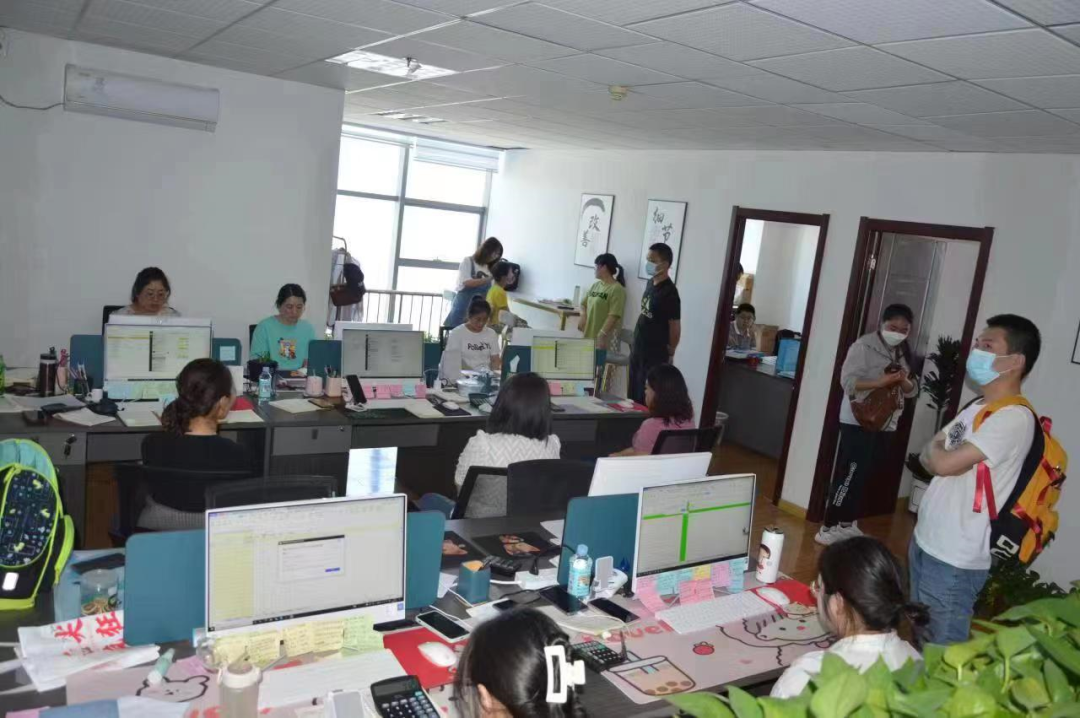 Phát hiện 38kg vàng trị giá hơn 56 tỷ đồng nằm rải rác trong căn hộ chuyên bán hàng livestream Phát hiện 38kg vàng trị giá hơn 56 tỷ đồng nằm rải rác trong căn hộ chuyên bán hàng livestream