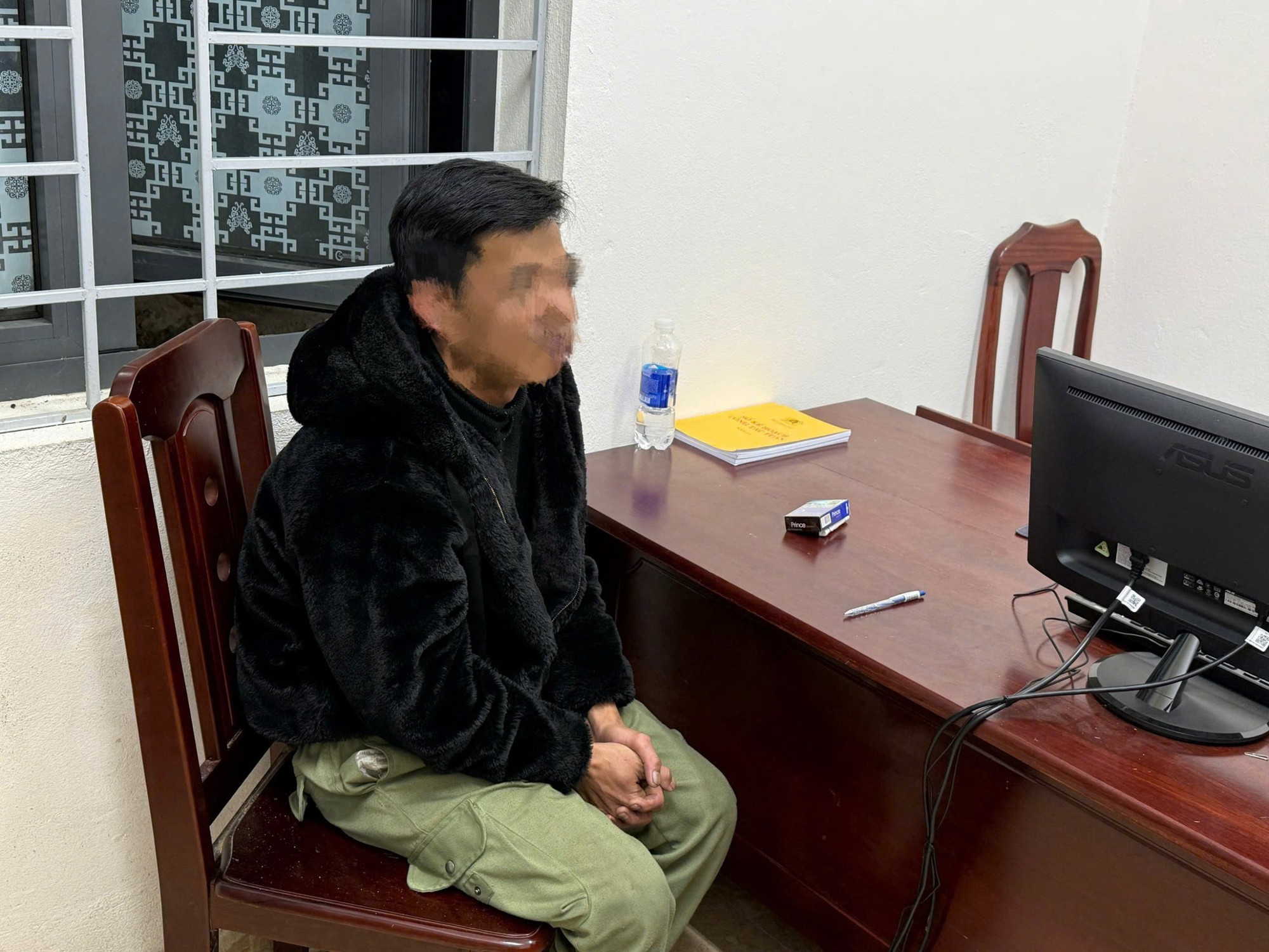 Mẹ tr&igrave;nh b&aacute;o x&acirc;m hại trẻ em: Con g&aacute;i bị cha dượng tại Đ&agrave; Nẵng x&acirc;m hại - Ảnh 1.