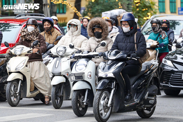 Kh&ocirc;ng kh&iacute; lạnh miền Bắc giảm s&acirc;u xuống 2 , 8 &deg; C , Thời tiết r&eacute;t đậm diện rộng - Ảnh 1.