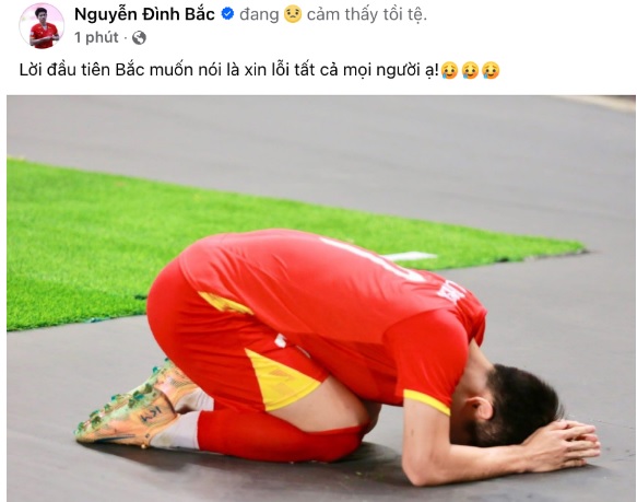 Đ&igrave;nh Bắc c&uacute;i đầu xin lỗi NHM sau trận thua của U23 Việt Nam, CĐV Trung Quốc c&oacute; phản ứng kh&oacute; tin