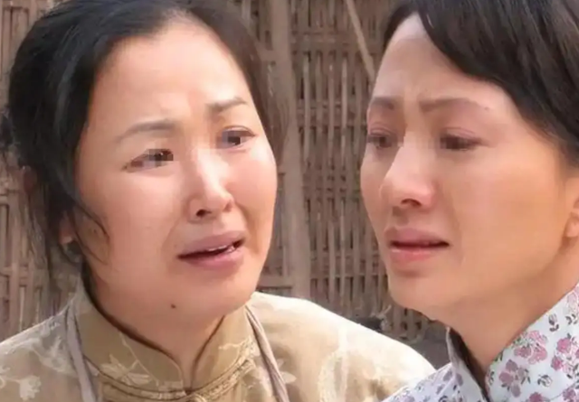 Đón chị dâu về nhà, đi ngang cánh đồng, chị bỗng nói: "Hương hỏa nhà này… chỉ còn trông cậy vào em"- Ảnh 1.