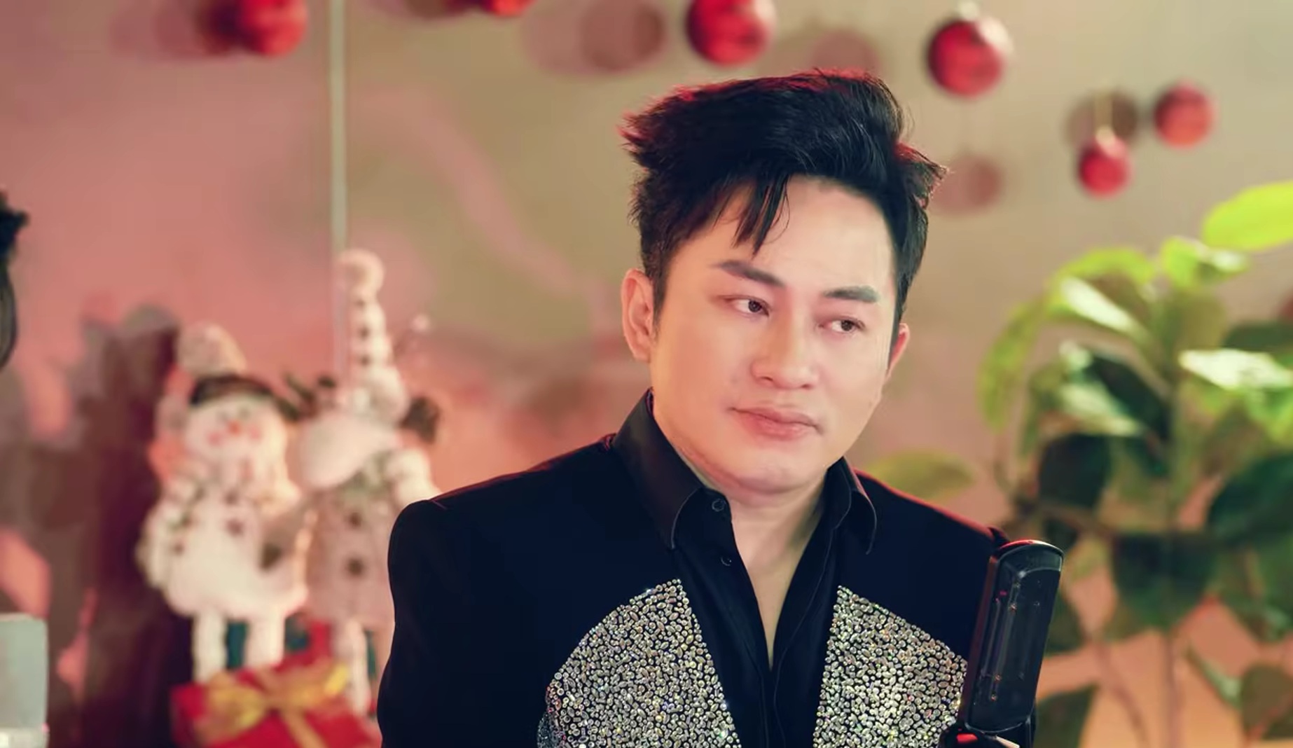 T&ugrave;ng Dương bay từ H&agrave; Nội v&agrave;o TP.HCM, gần 2 giờ s&aacute;ng l&agrave;m một việc- Ảnh 2.