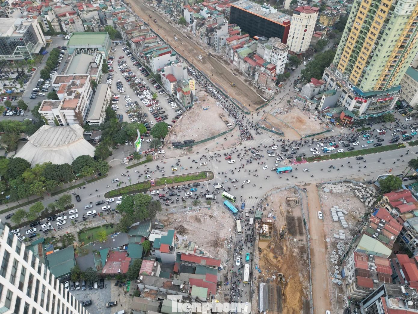 Xây dựng cầu vượt tại Vành đai 1 Hà Nội để giảm ùn tắc giao thông - Ảnh 1.