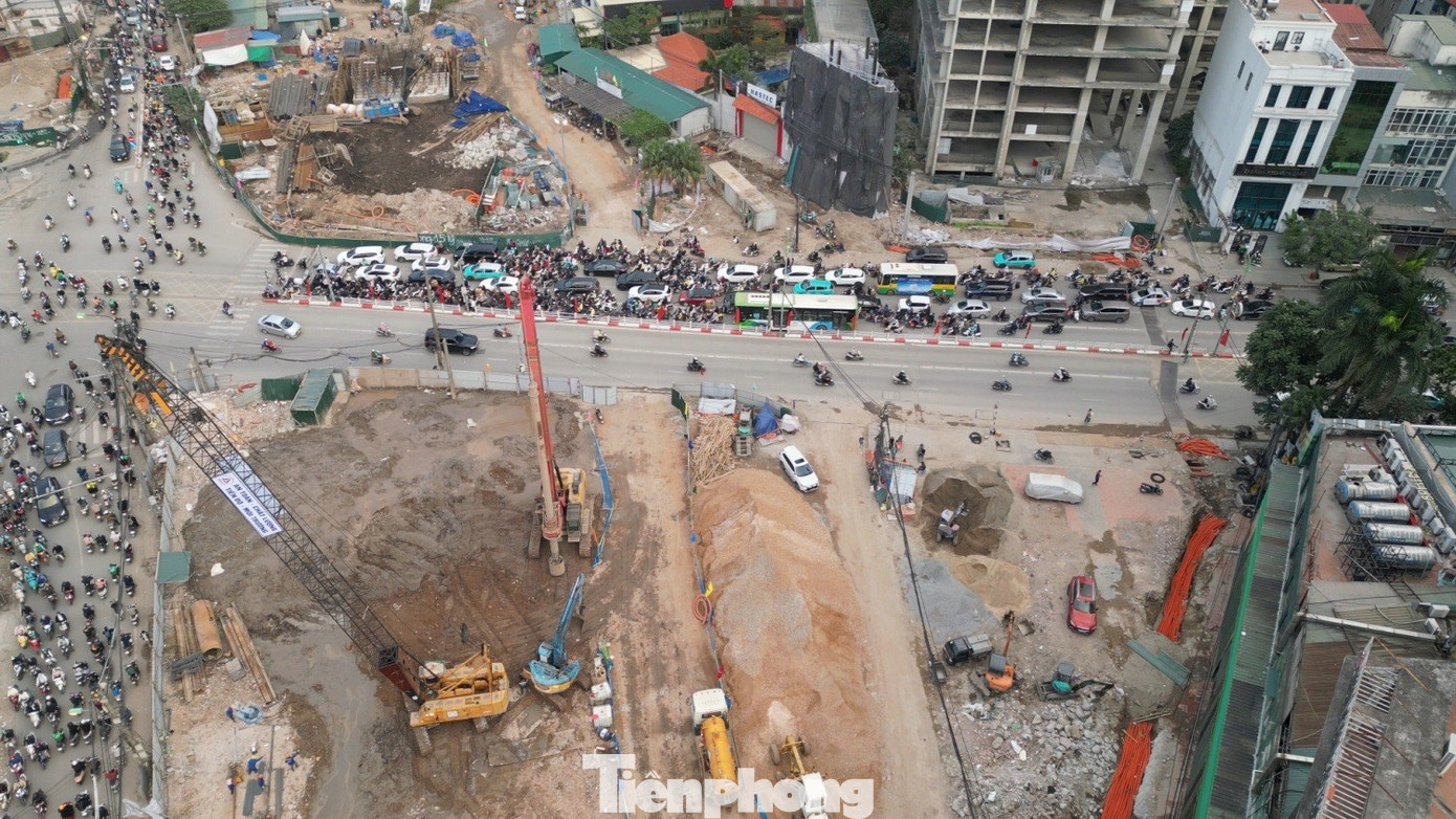 Xây dựng cầu vượt tại Vành đai 1 Hà Nội để giảm ùn tắc giao thông - Ảnh 2.