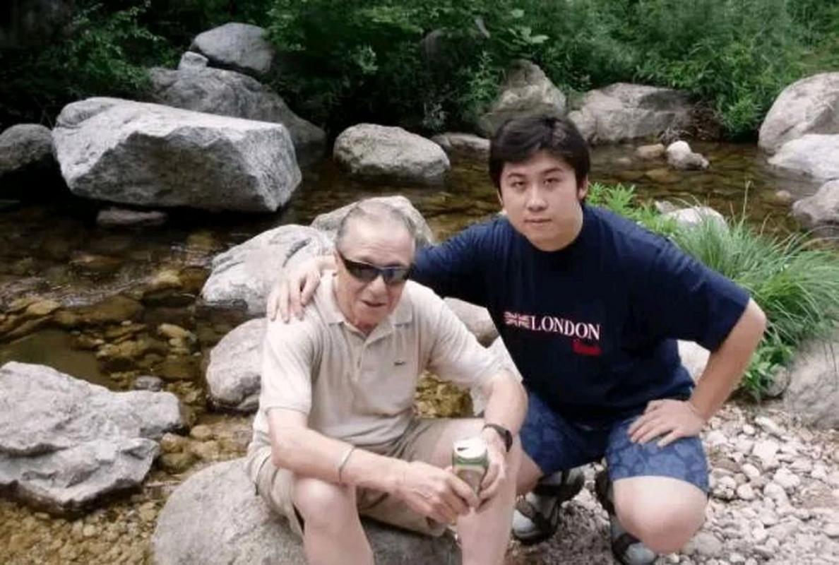 &Ocirc;ng cụ miễn ph&iacute; tiền nh&agrave; cho cậu sinh vi&ecirc;n ngh&egrave;o v&agrave; c&aacute;i kết  - Ảnh 1.