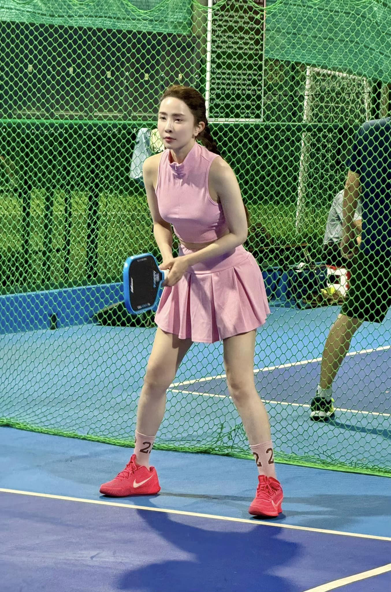 "C&aacute; sấu ch&uacute;a" Quỳnh Nga c&ocirc;ng khai mối quan hệ với nam diễn vi&ecirc;n 8X? - Ảnh 6.