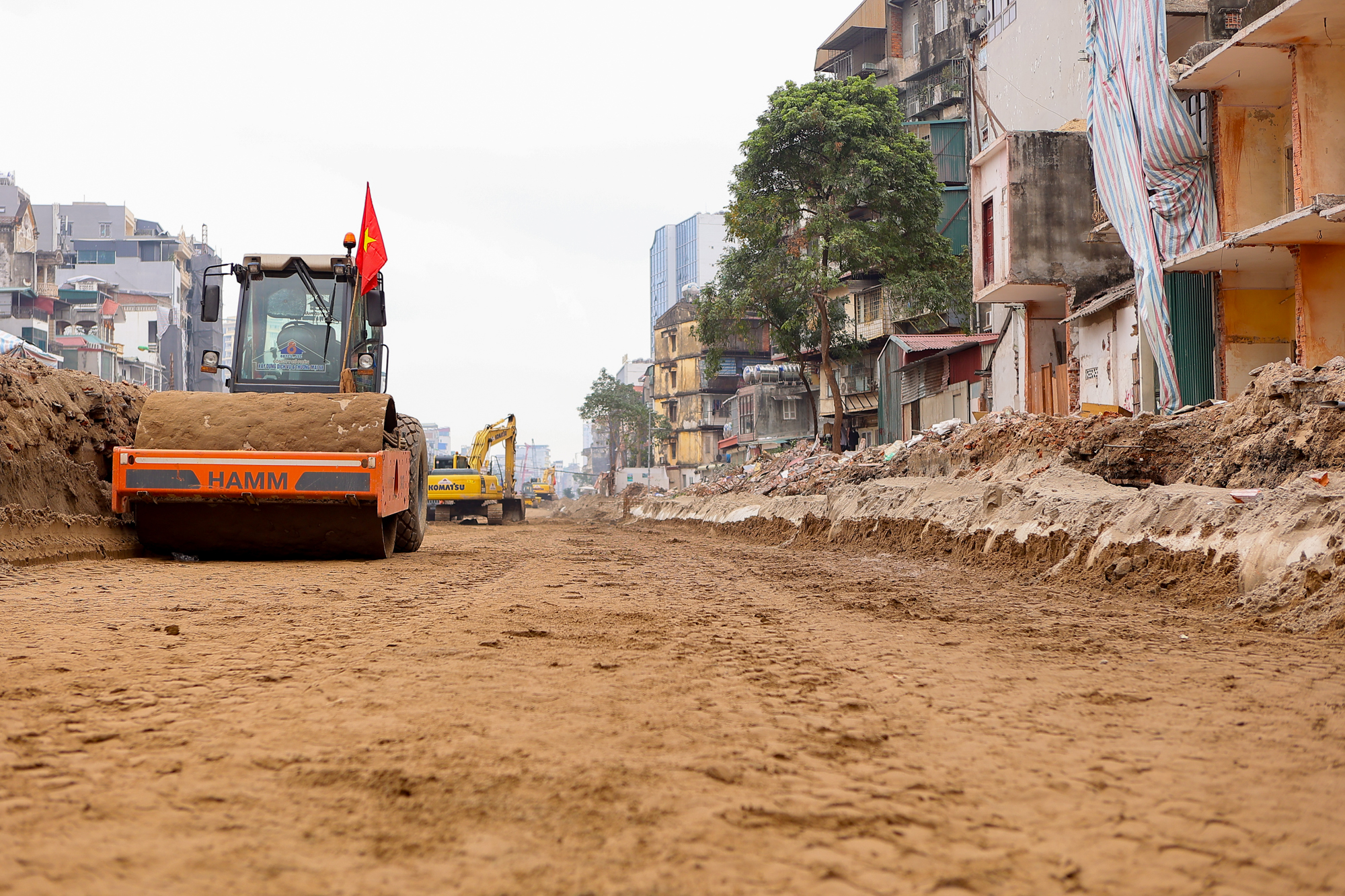 Kỳ tích thông xe đường Vành đai 1: 30 Năm chờ đợi và 30 ngày thần tốc giải cứu giao thông - Ảnh 10. Kỳ tích thông xe đường Vành đai 1: 30 Năm chờ đợi và 30 ngày thần tốc giải cứu giao thông - Ảnh 10.