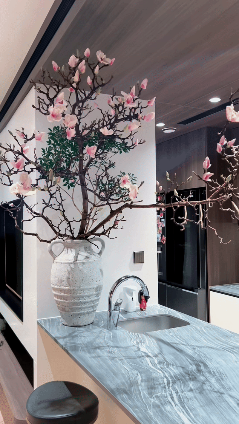 Lo&agrave;i hoa Tết hot nhất 2026: Mộc lan đẹp m&ecirc; hồn cho kh&ocirc;ng gian sống - Ảnh 5.